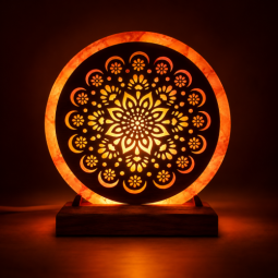 Salzkristalllampe Mandala auf Holzsockel - mit Leuchtmittel